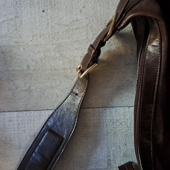 Liz Claiborne Brown Vegan Leather Purse - Picture 4 of 7